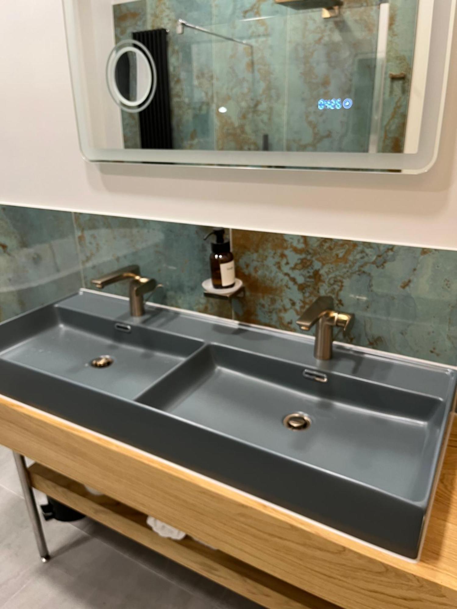 Newly Renovated Boutique Apartment Вена Экстерьер фото